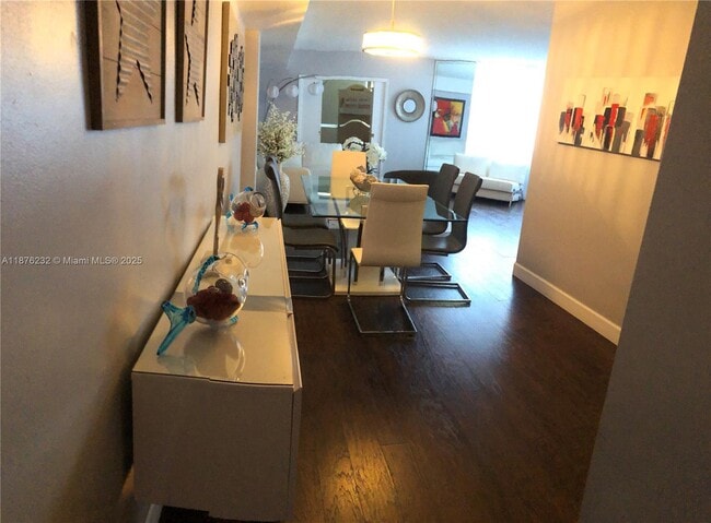Building Photo - 905 Brickell Bay Dr Unit 327