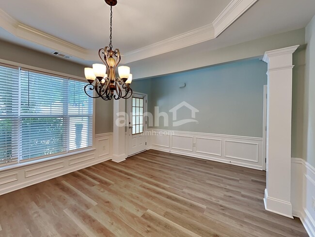 Photo - 811 Greenwood Crossing