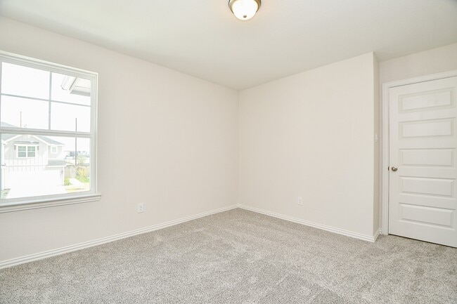 27927 Western Crk Ct