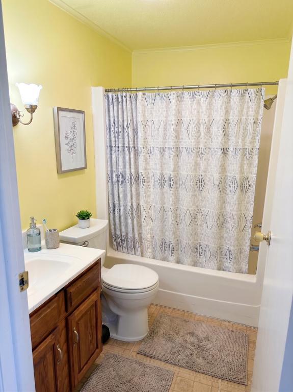 210 Briar Manor