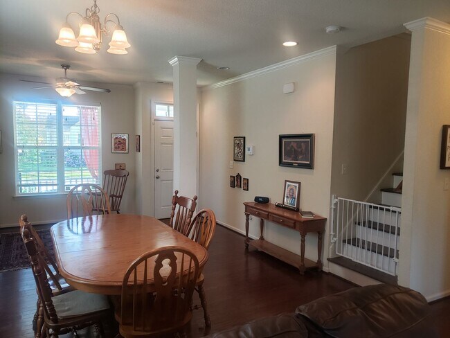 Photo - 328 Cherry St