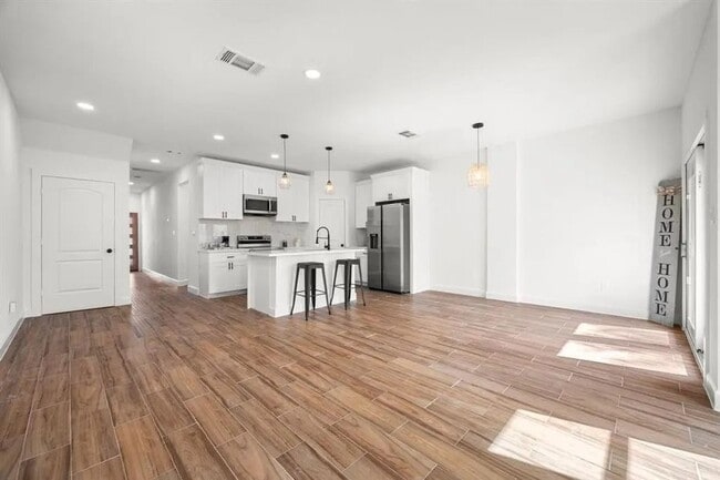 Photo - 315 Avenue I