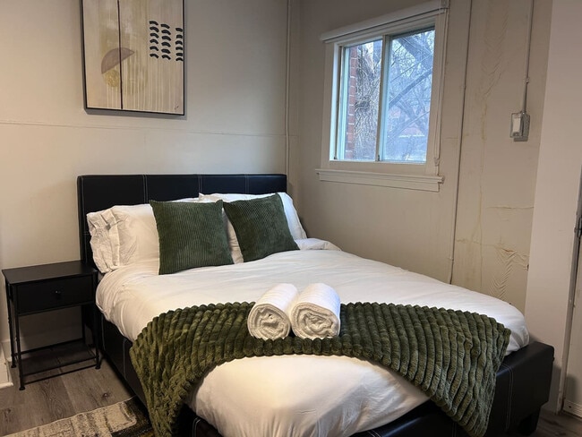 Photo - 23 Russell Ave Unit SI ID1506206P