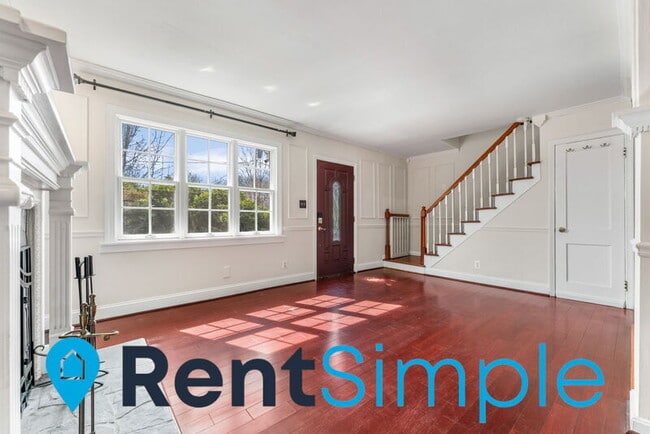 Photo - 3306 Memorial St