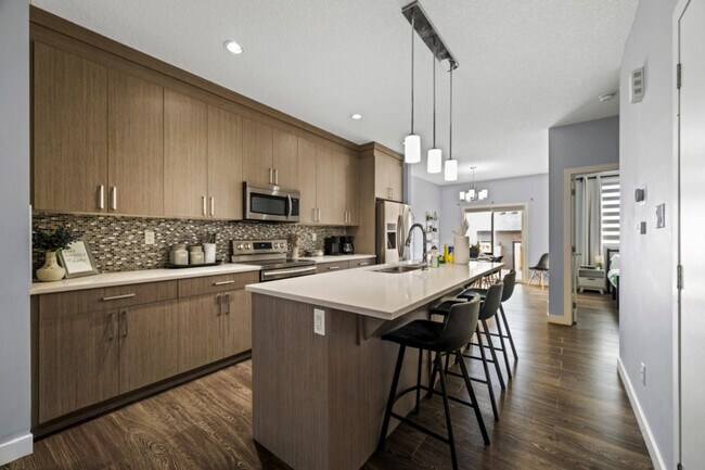 Photo - 10749-10792 92 St NW Unit ID1308635P