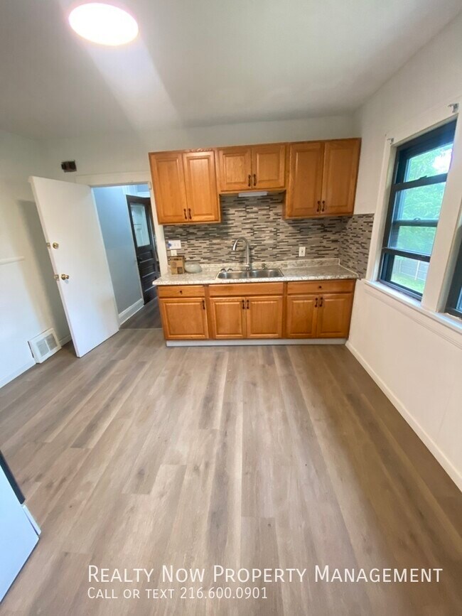 Photo - 9612 Lamontier Ave Unidad 2