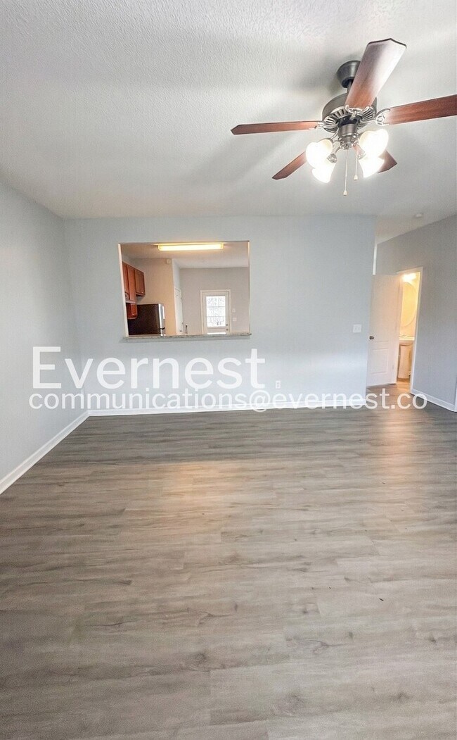 Photo - 8610 Thomas Ln