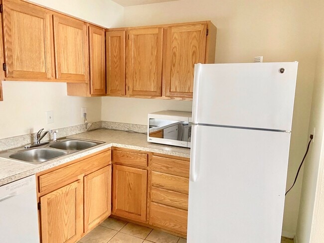 Photo - 2BD/1.5BA  Brick Townhouse  Washer/ Dryer Included!