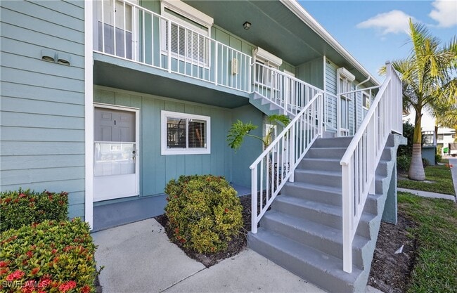 Building Photo - 144 Cypress Way E Unit 701