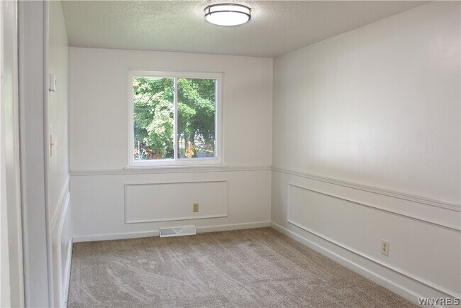 Photo - 116 Berehaven Dr