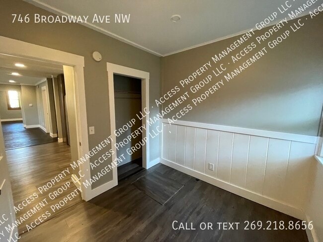 Photo - 746 Broadway Ave NW