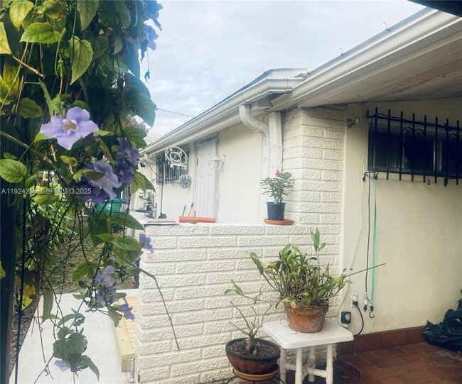 Photo - 6831 SW 2nd St Unit front