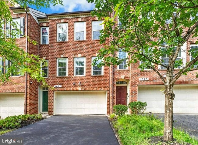Photo - 1627 Whitehall Dr