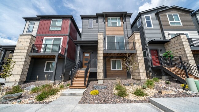 Building Photo - Modern 4 Bedroom Home in Wolf Ranch