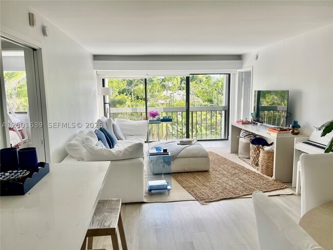 Building Photo - 255 Galen Dr Unit 3D