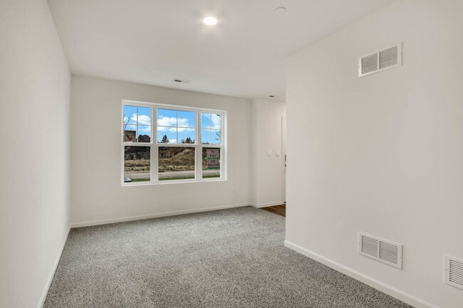 370 Bridgeview Ct