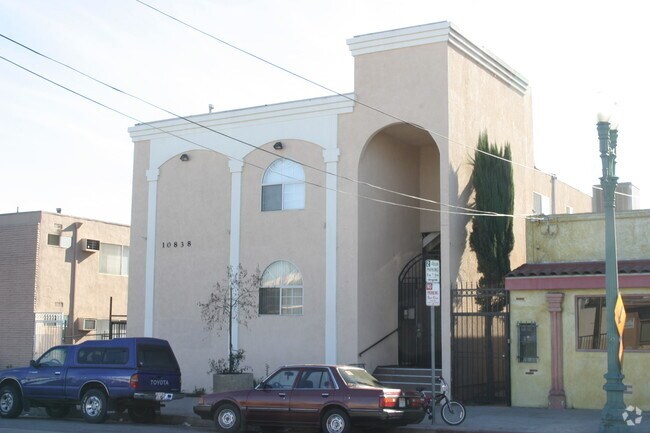 NoHo Boulevard Apartments