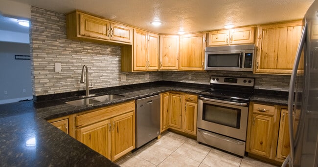 Photo - 1084 E 3400 N