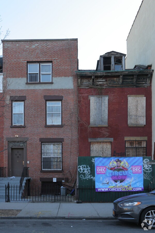 Photo - 33-35 Kingston Ave