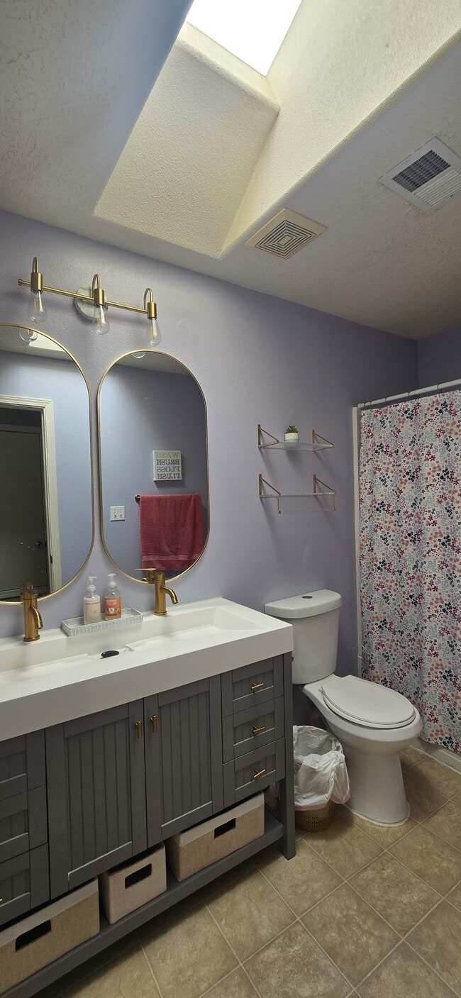 Photo - 999 Gilmer Way