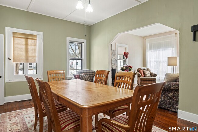 Photo - 263 Seymour Rd