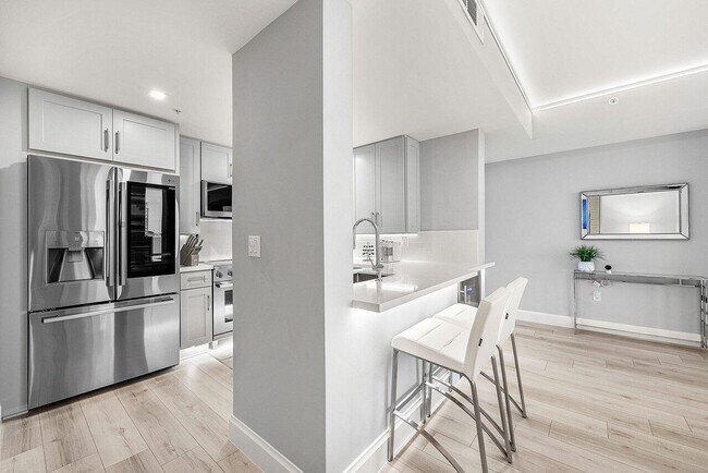 Photo - 255 Evernia St Unit 1115