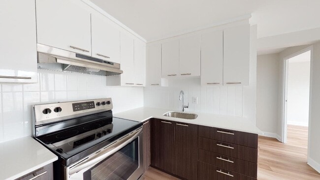 Photo - 3474 Hutchison