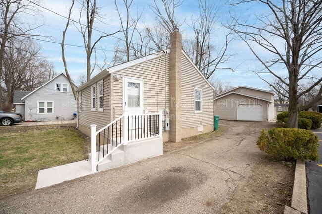 Photo - 5923 Missouri Ave