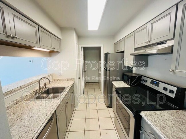 Photo - 6319 Waddesdon Wood