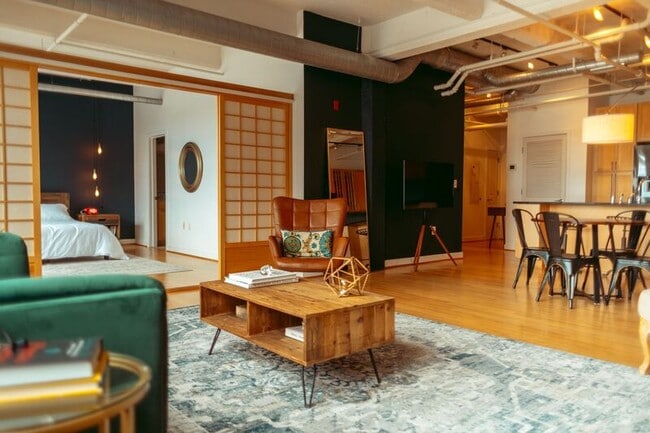 Building Photo - 234 Holliday St Unit 201