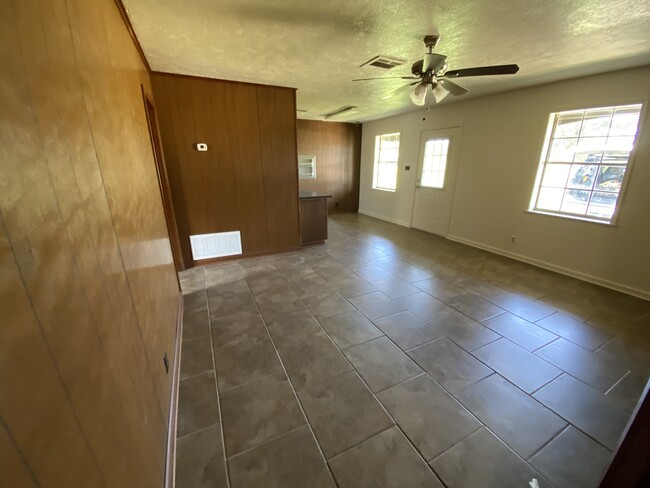 Photo - 1033 Giovanni St Unit 4