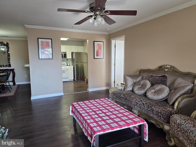 Building Photo - 1037 Gardenview Loop Unit 302