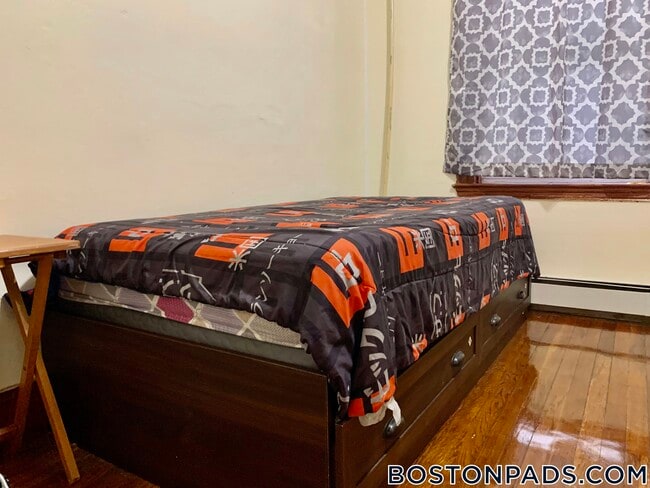 Building Photo - 7 Bynner St Unit 1