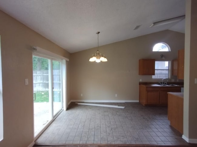 Photo - 3608 Saratoga Ave