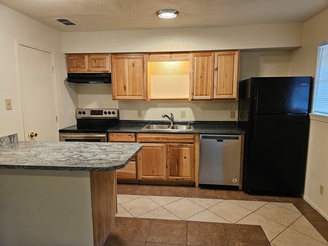 Building Photo - 2942 Bernice Dr