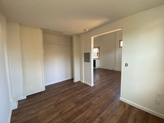 Photo - *624 40TH ST Unidad 624 40TH ST #A