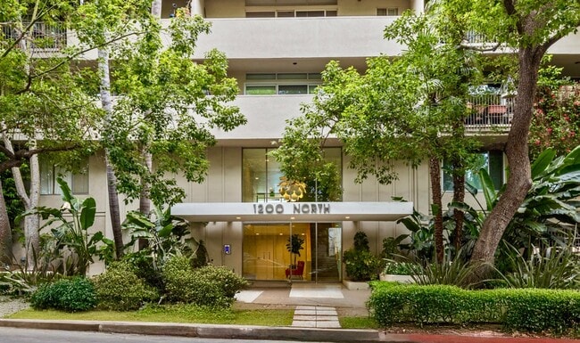 Photo - 1200 N Flores St Unidad 202 Rental