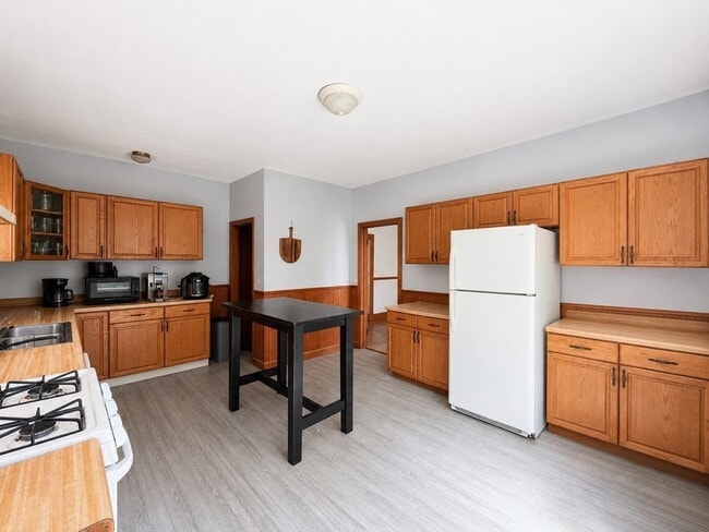 Photo - 1 Adirondack Pl
