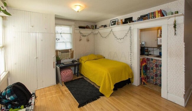 Building Photo - 606 7th St N Unit Three Rental
