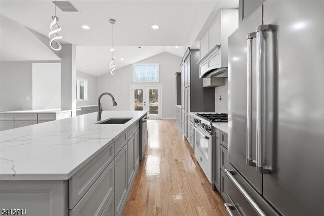 Photo - 17 Richter St