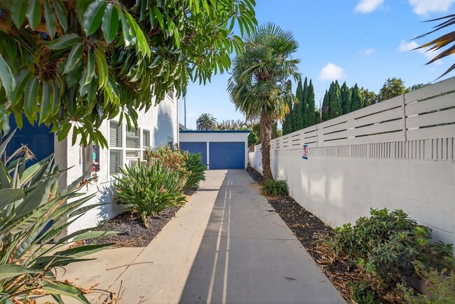 Photo - 4308 E 4th Street