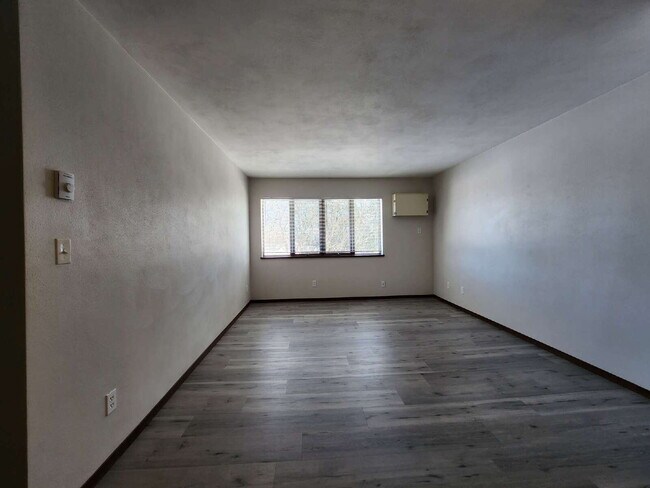 Photo - Charming 1 bedroom Apartment in Shicoton WI Unidad 10