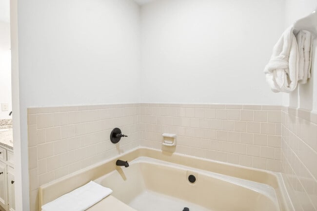 Photo - 6536 Monmouth Mews Unit SI ID1533650P