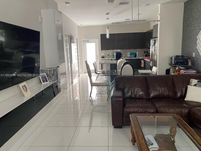 Photo - 4745 NW 84th Ct