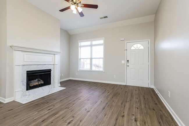 Photo - 513 Waterford Pl