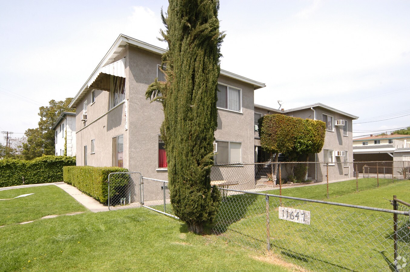 Photo - 11651 Hamlin St