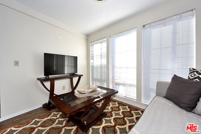 Photo - 3600 Bagley Ave