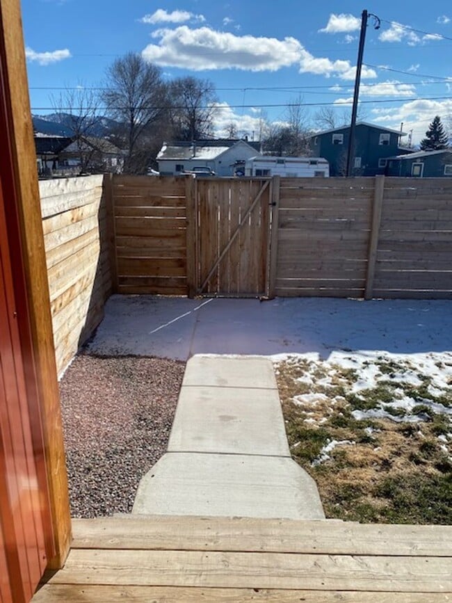 Photo - Newer Build - Immaculate 4-5 bed 3.5 Bath Townhouse