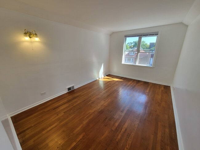 Photo - 4048 N Marmora Ave Unit 2