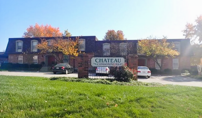 1 Bedroom with office-Chateau Condominiums. - 1 Bedroom with office-Chateau Condominiums.